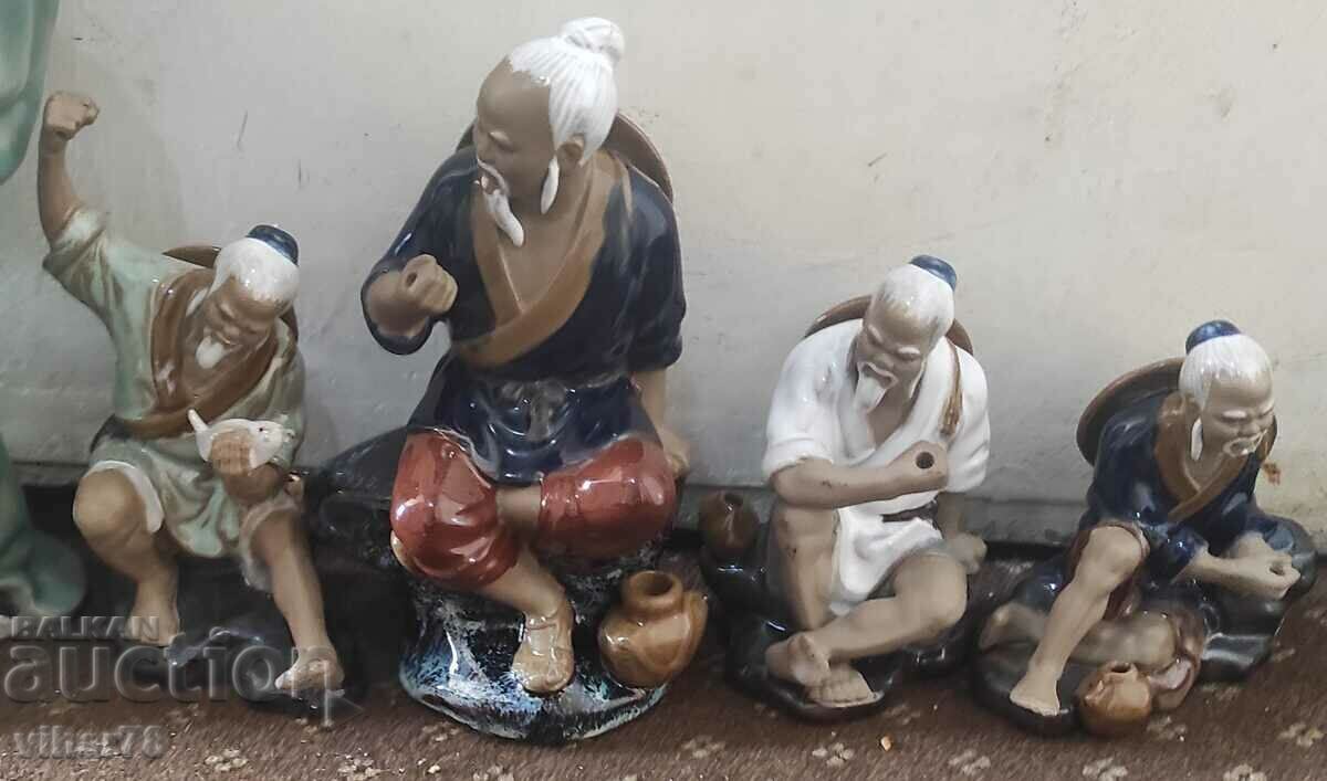 Licitație Lot de 8 figurine din portelan Licitație Lot de 8 figurine din portelan