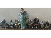 Lot of 8 porcelain figures - personal delivery only