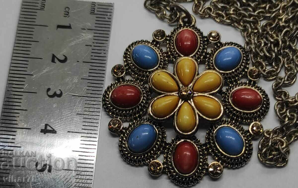 Old locket with price 54.99 BGN | € 28.12 Old locket with price 54.99 BGN | € 28.12