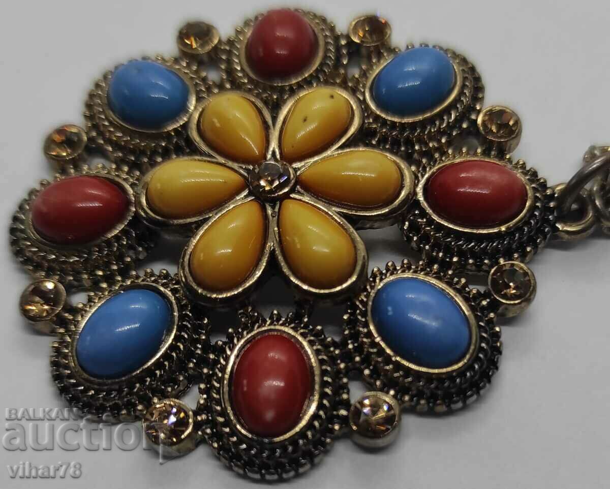 Auction Old locket Auction Old locket