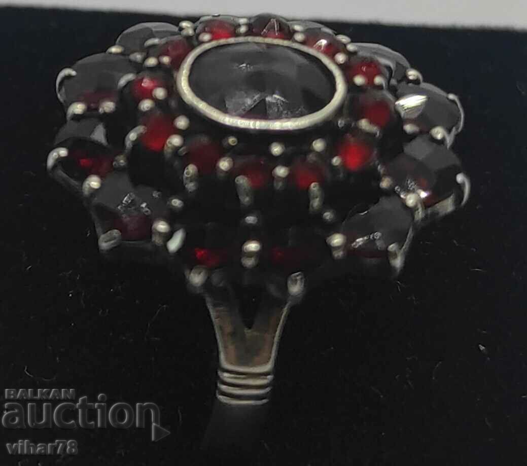 Delivery of OLD WOMEN'S SILVER GARNET RING Delivery of OLD WOMEN'S SILVER GARNET RING
