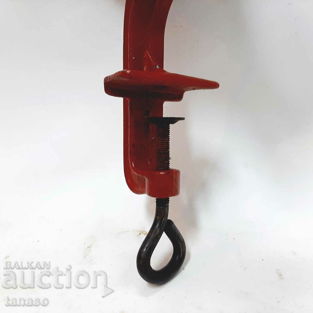 Delivery of Old Italian meat grinder(15.1) Delivery of Old Italian meat grinder(15.1)