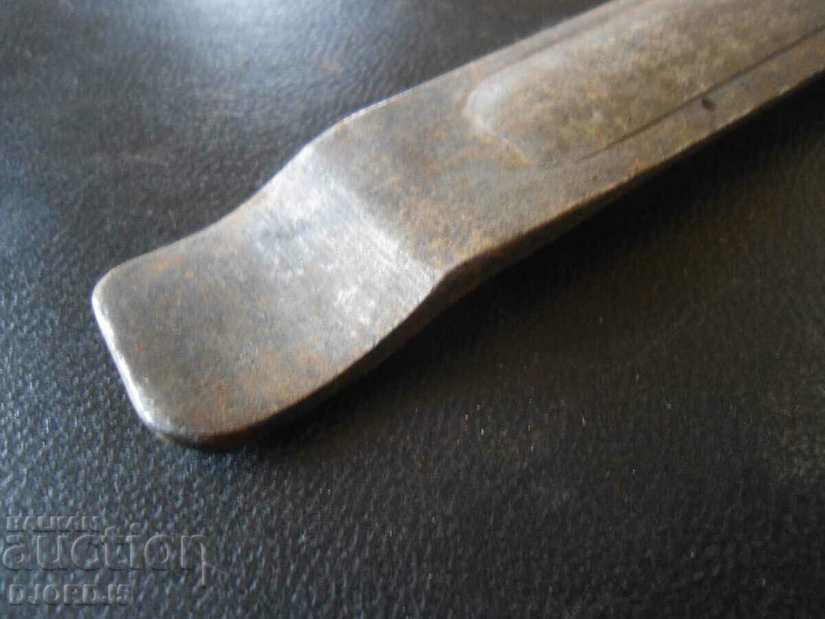 Auction  Old moped bar