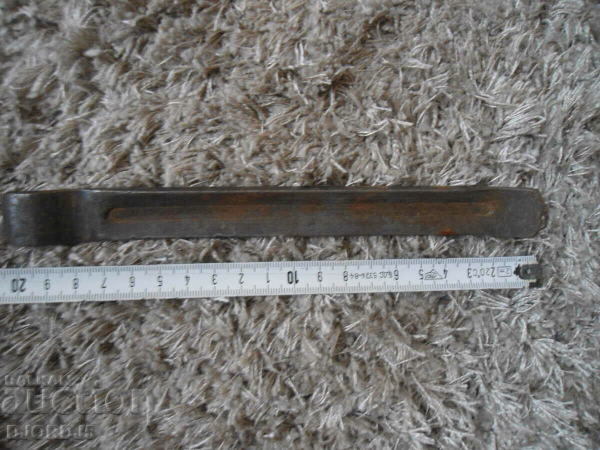 Delivery of Old moped bar