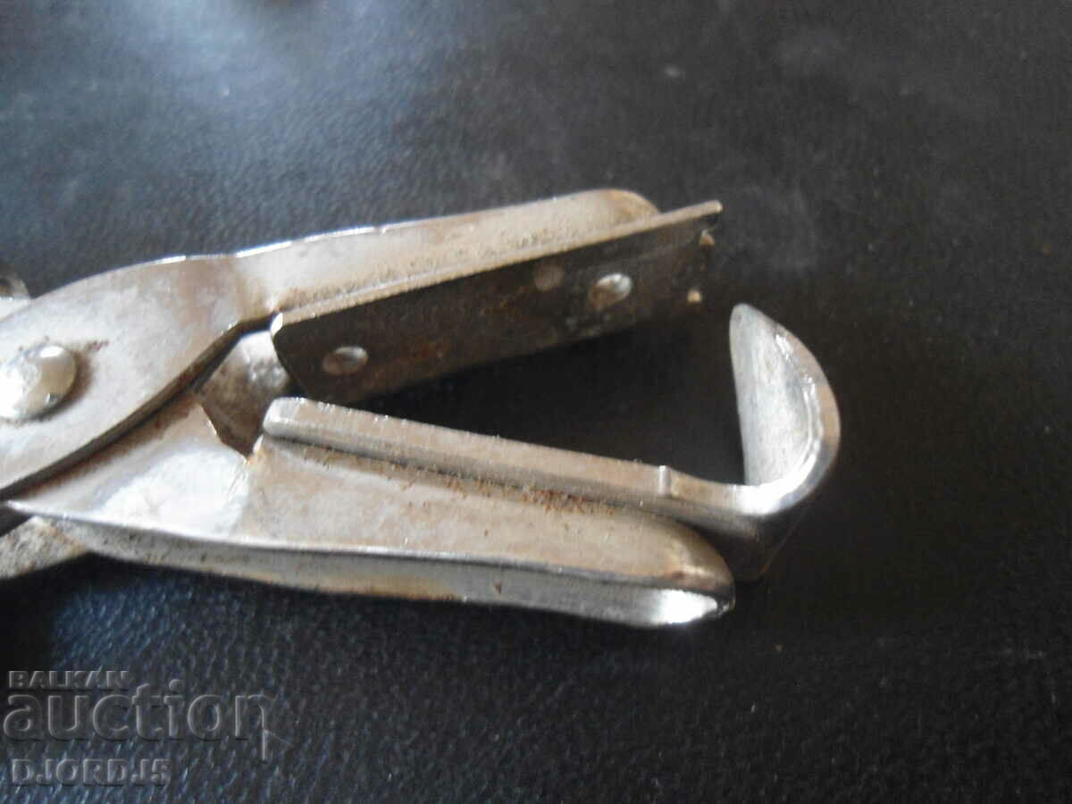 Delivery of Old specialized ESSELTE pliers