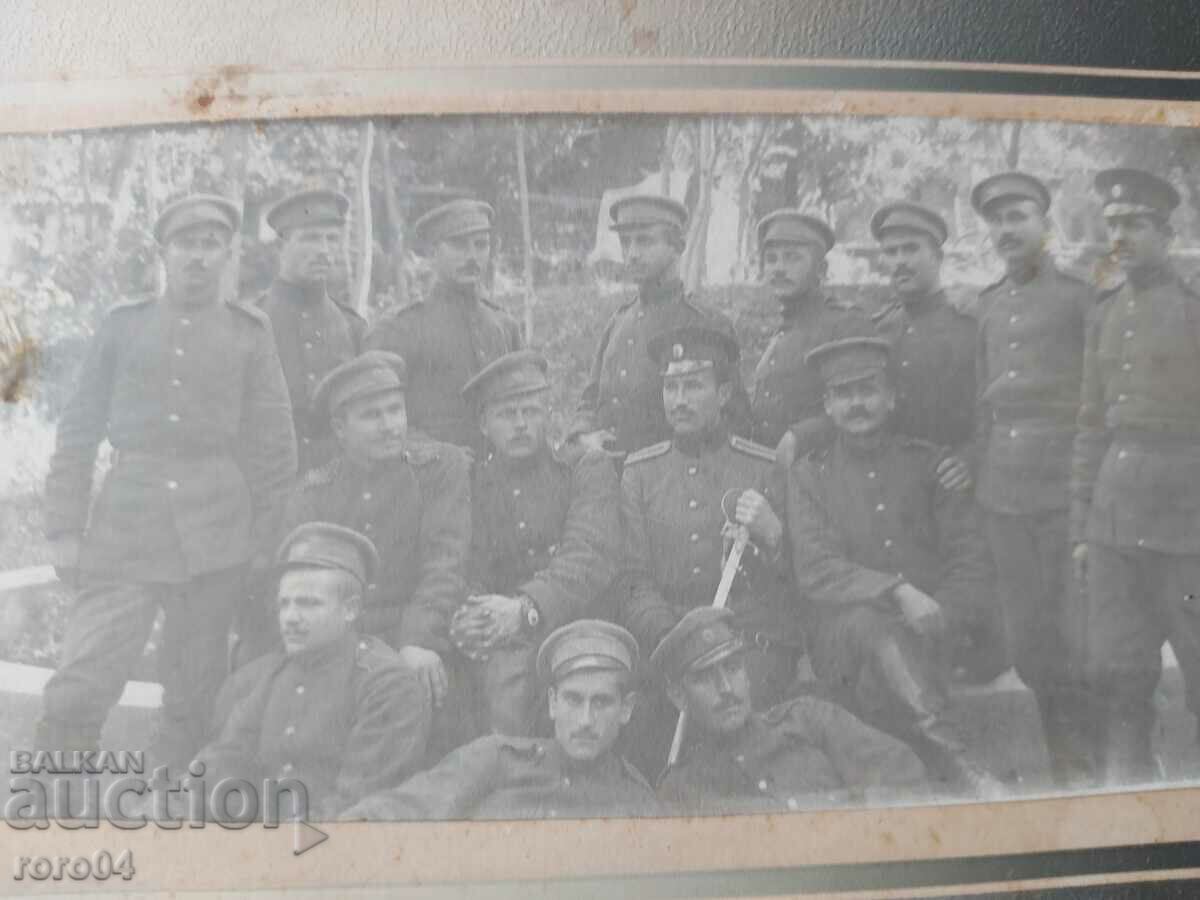 FOTOGRAFIE MILITARĂ VECHE – CARTON cu preț 45.00 BGN | € 23.01 FOTOGRAFIE MILITARĂ VECHE – CARTON cu preț 45.00 BGN | € 23.01