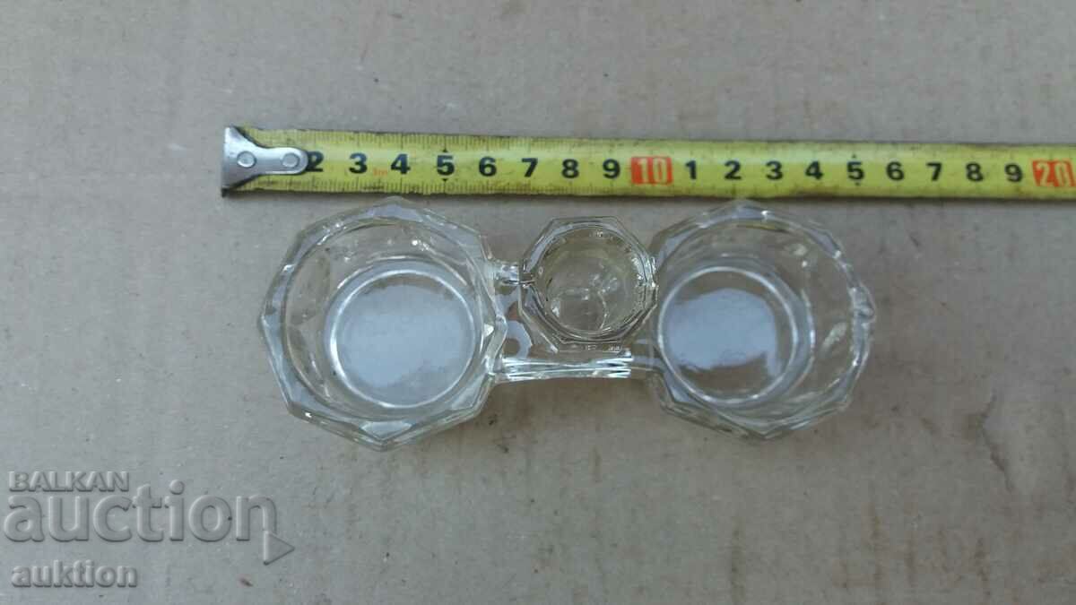 Auction SOC. MASSIVE GLASS SALT SHANK Auction SOC. MASSIVE GLASS SALT SHANK