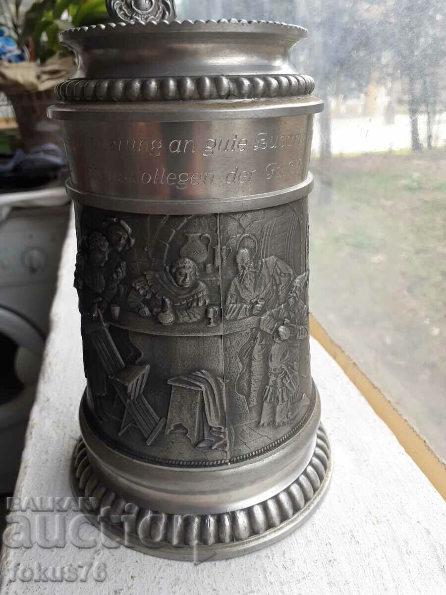 Auction A great old collectible German beer mug Auction A great old collectible German beer mug