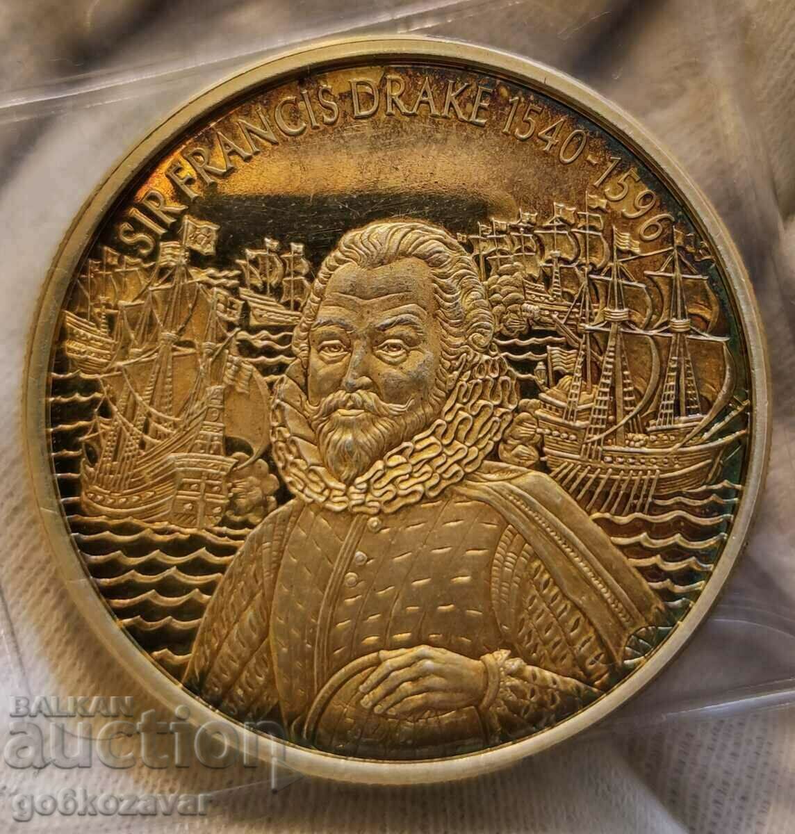 Източни кариби 2 долара 2003г Огромна монета 24, карата позл