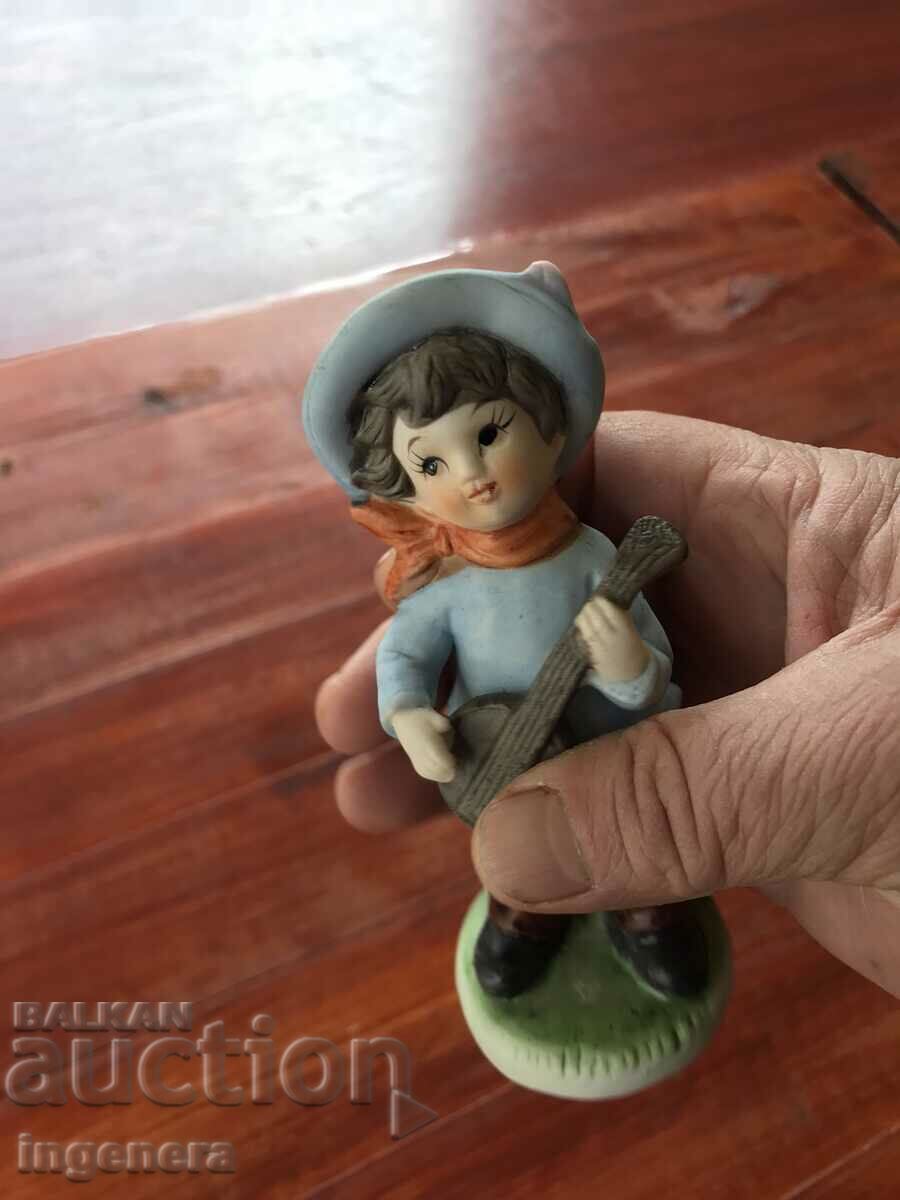 PORCELAIN FIGURE COURT OF OLD GERMANY - 5 PORCELAIN FIGURE COURT OF OLD GERMANY - 5