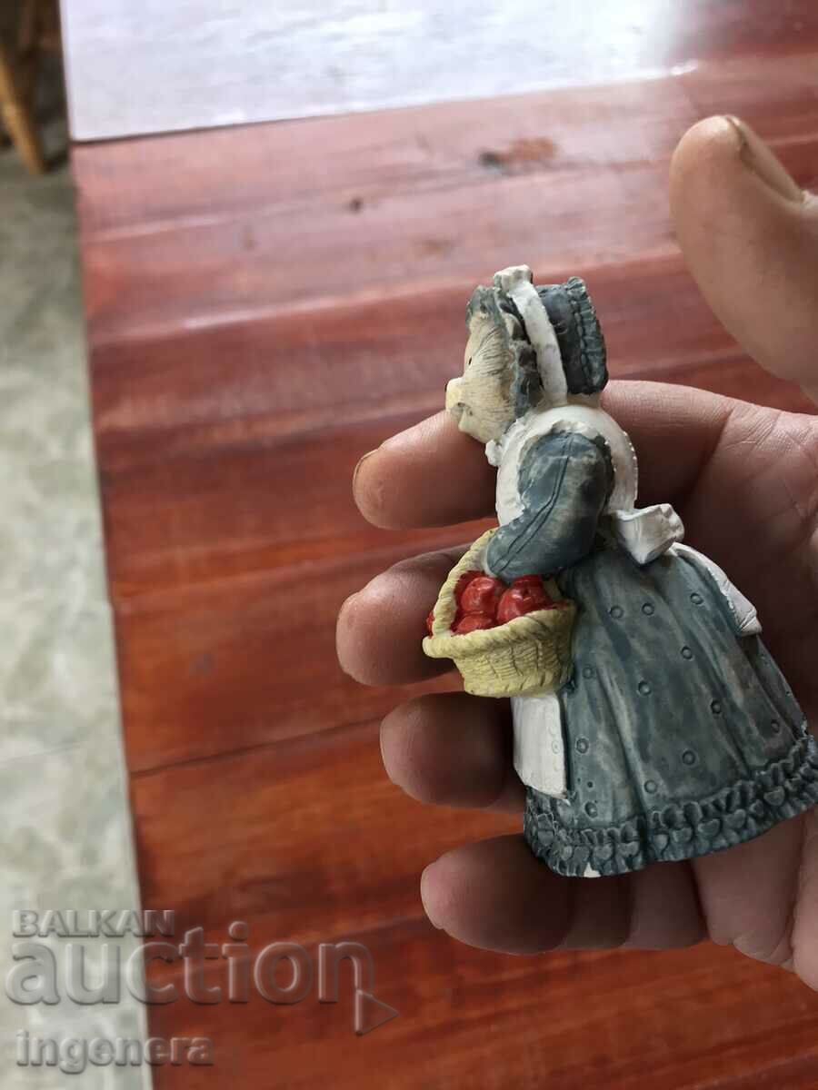 PORCELAIN FIGURE STATUE - 6 PORCELAIN FIGURE STATUE - 6