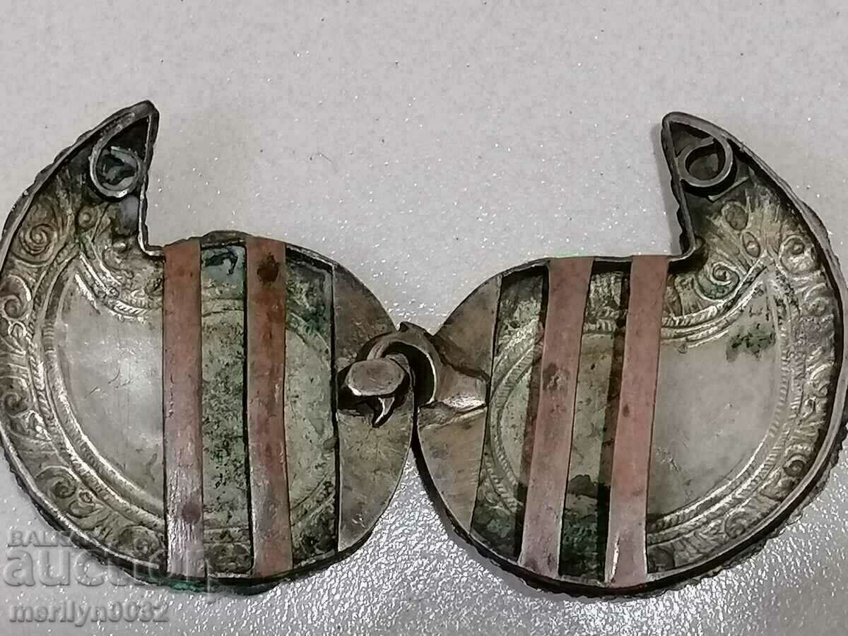 Възрожденски сребърни пафти, пафта, сребро, седеф с цена € 464.09 | 907.68 лв. Възрожденски сребърни пафти, пафта, сребро, седеф с цена € 464.09 | 907.68 лв.