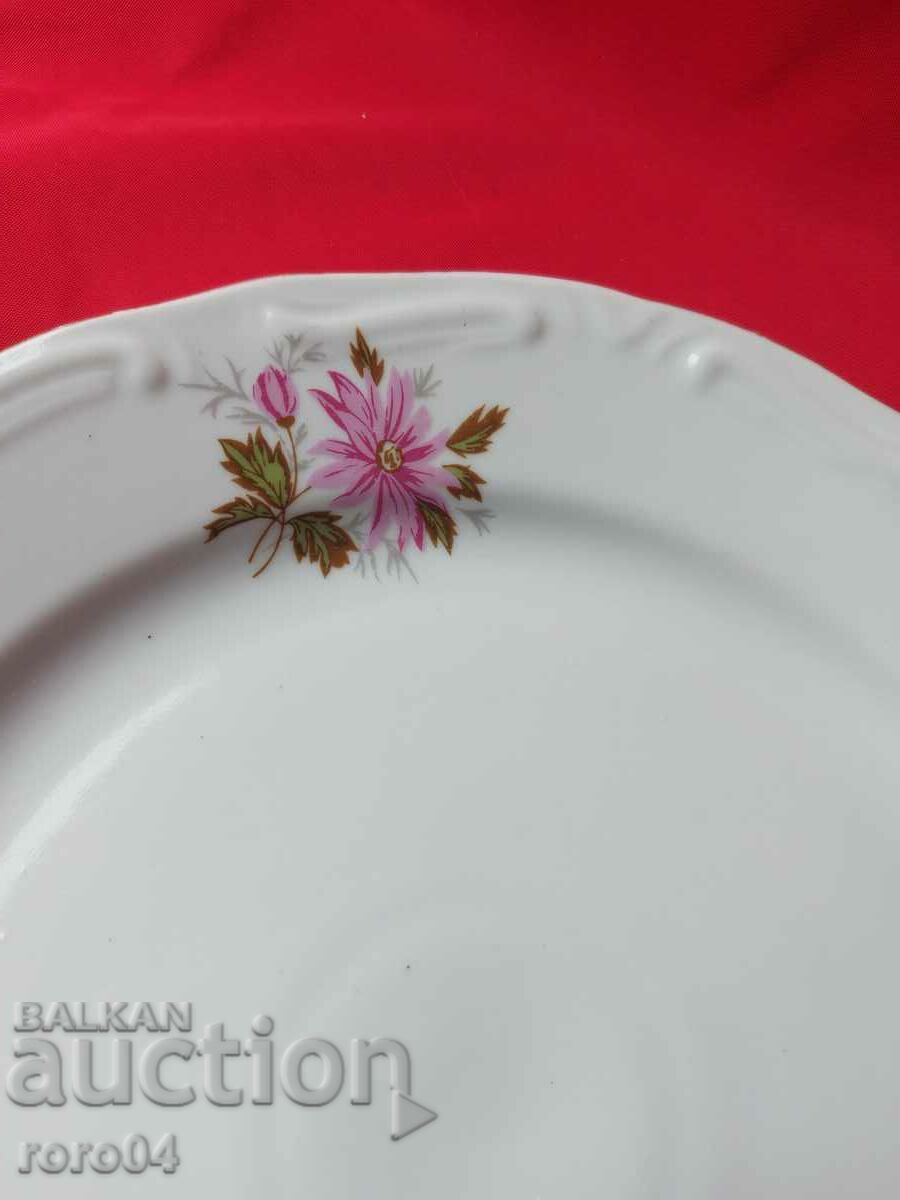 PLATEAU - PORCELAIN - NRB with price 17.99 BGN | € 9.20 PLATEAU - PORCELAIN - NRB with price 17.99 BGN | € 9.20