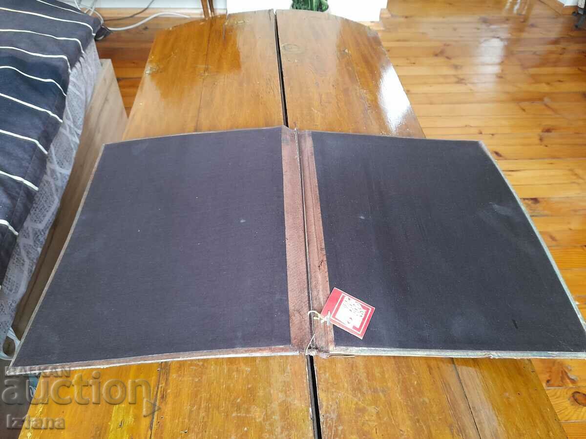 Delivery of An old leather folder Delivery of An old leather folder