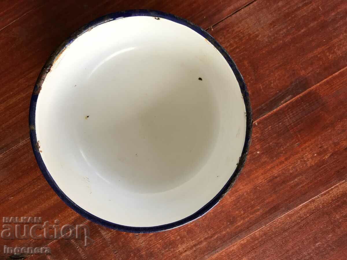 BOWL BOWLER PANICA ENAMEL DISH FROM SOCA with price 5.00 BGN | € 2.56 BOWL BOWLER PANICA ENAMEL DISH FROM SOCA with price 5.00 BGN | € 2.56