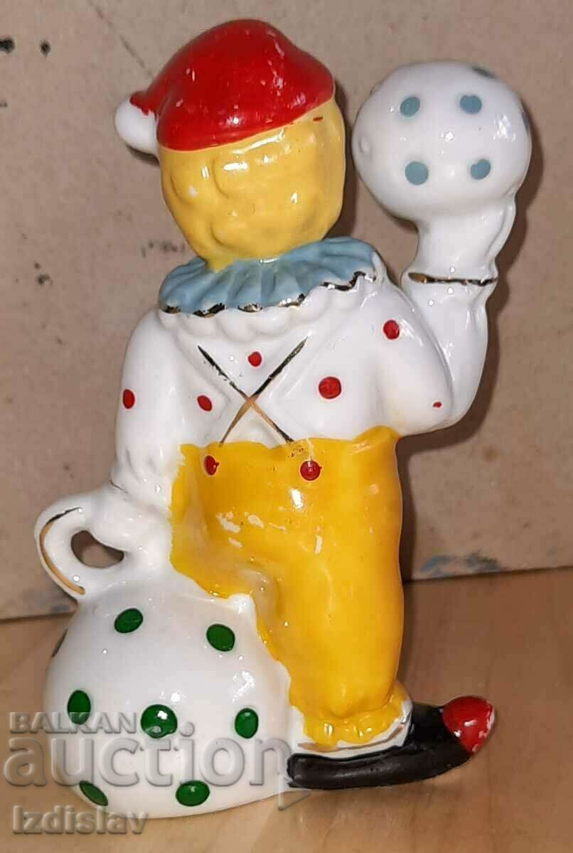 Порцеланова фигура клоун с цена € 24.00 | 46.94 лв. Порцеланова фигура клоун с цена € 24.00 | 46.94 лв.