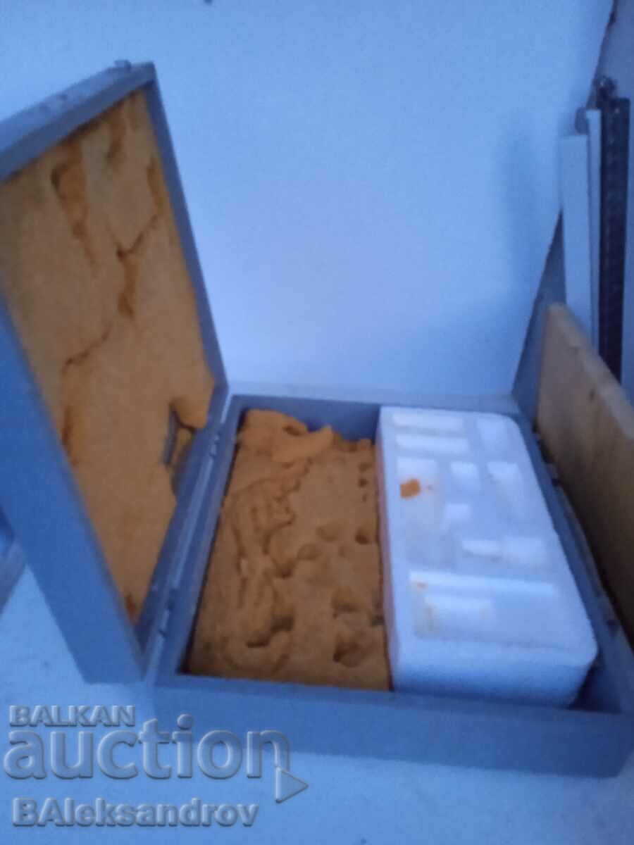 Παλιό στρατιωτικό κουτί, παιδί - 5 Παλιό στρατιωτικό κουτί, παιδί - 5