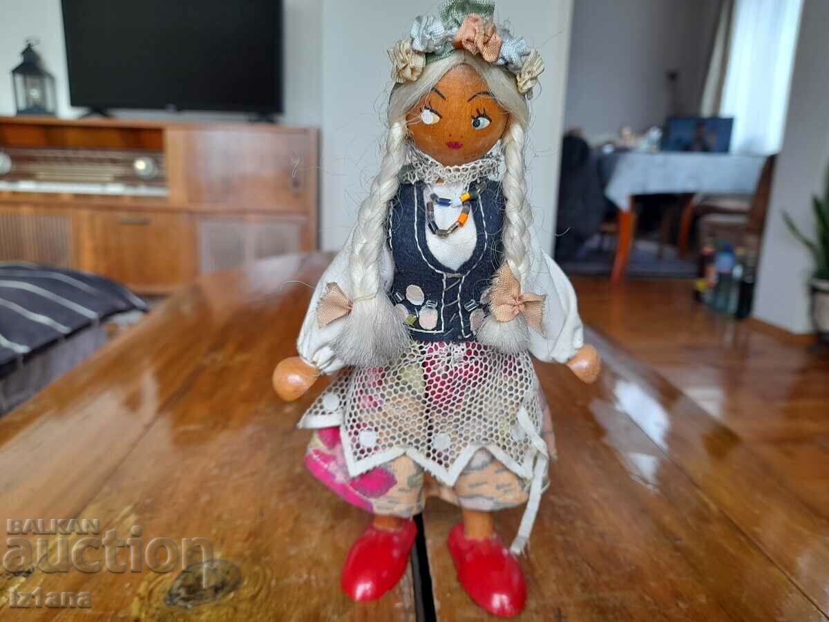 Стара кукла с цена 16.00 лв. | € 8.18 Стара кукла с цена 16.00 лв. | € 8.18