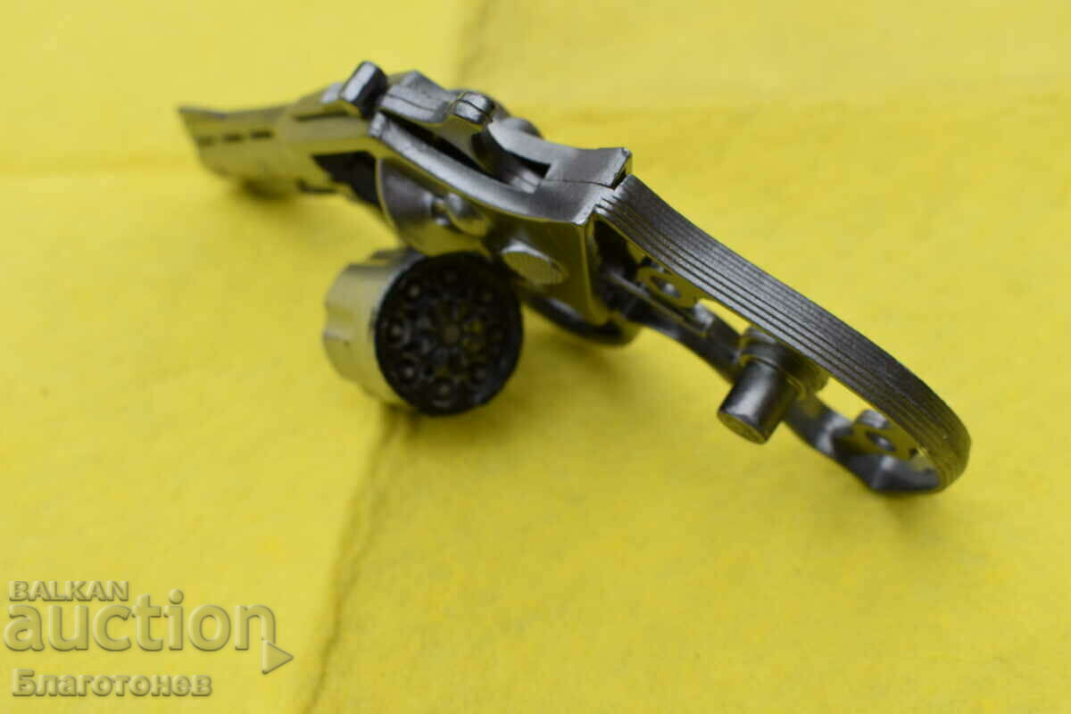 Delivery of Caps gun Delivery of Caps gun