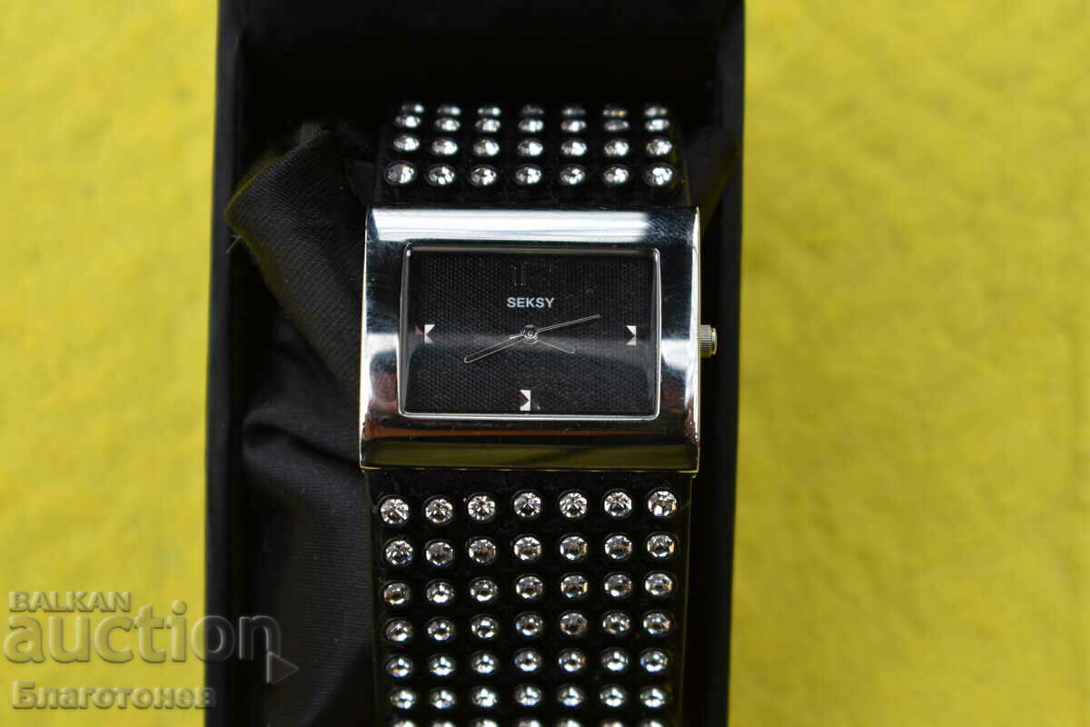 Clock with price 19.00 BGN | € 9.71 Clock with price 19.00 BGN | € 9.71