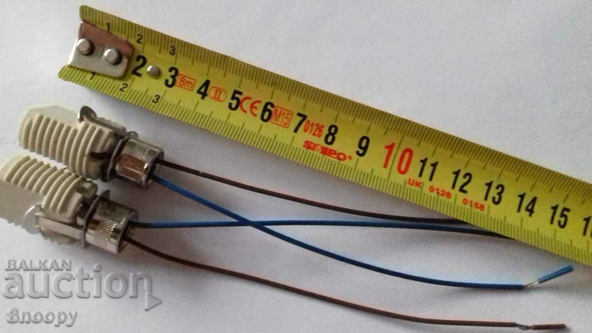 Auction G9 ceramic socket with metal terminal and cables set of 2 pcs. Auction G9 ceramic socket with metal terminal and cables set of 2 pcs.