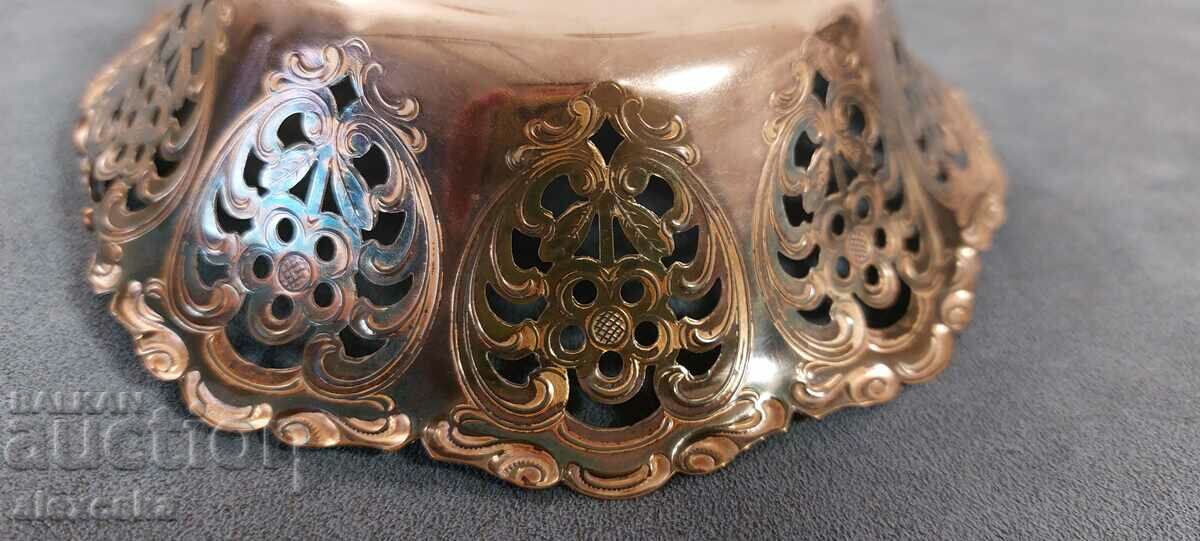 An old German bonbonniere with price 18.00 BGN | € 9.20 An old German bonbonniere with price 18.00 BGN | € 9.20