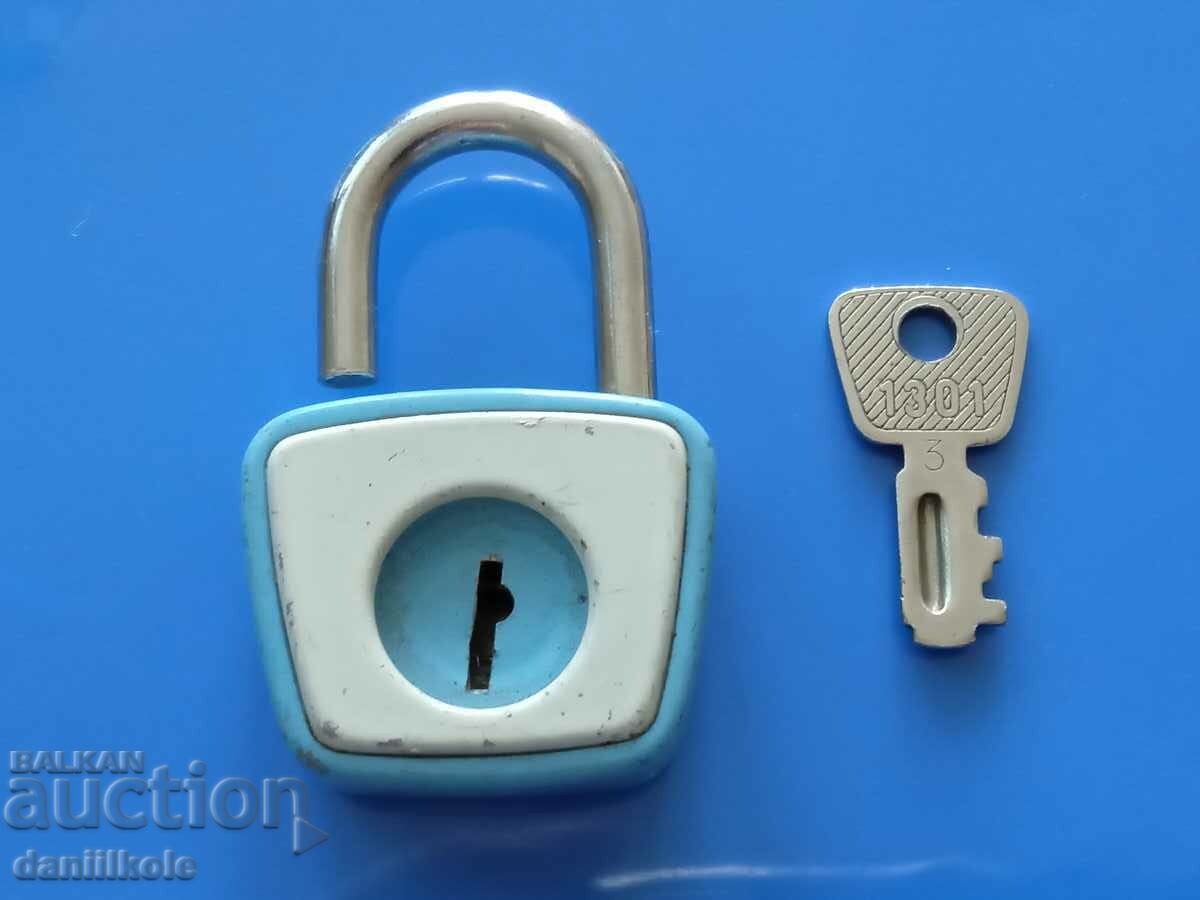 *$*Y*$* OLD SMALL PADLOCK WITH KEY HUNGARY - EXCELLENT *$*Y*$* with price 29.00 BGN | € 14.83 *$*Y*$* OLD SMALL PADLOCK WITH KEY HUNGARY - EXCELLENT *$*Y*$* with price 29.00 BGN | € 14.83