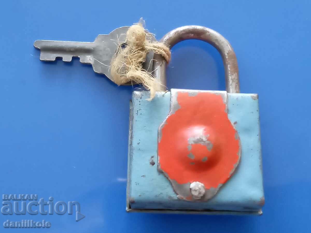 *$*Y*$* OLD SMALL PADLOCK WITH KEY - EXCELLENT *$*Y*$* with price 29.00 BGN | € 14.83 *$*Y*$* OLD SMALL PADLOCK WITH KEY - EXCELLENT *$*Y*$* with price 29.00 BGN | € 14.83