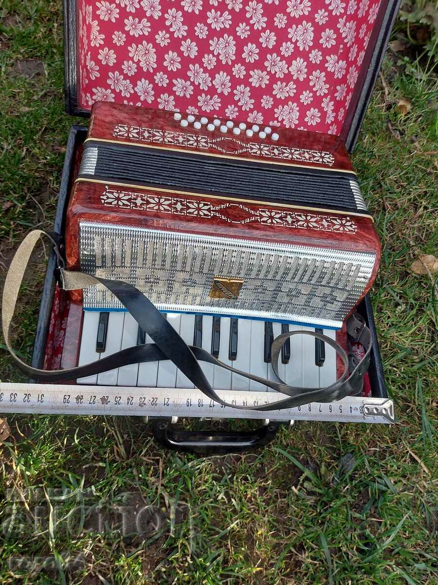 Δημοπρασία ΜΩΡΙΚΟ ΑΚΟΡΝΤΕΟΝ - ΛΑΜΠΡΗ ΚΑΤΑΣΤΑΣΗ Δημοπρασία ΜΩΡΙΚΟ ΑΚΟΡΝΤΕΟΝ - ΛΑΜΠΡΗ ΚΑΤΑΣΤΑΣΗ