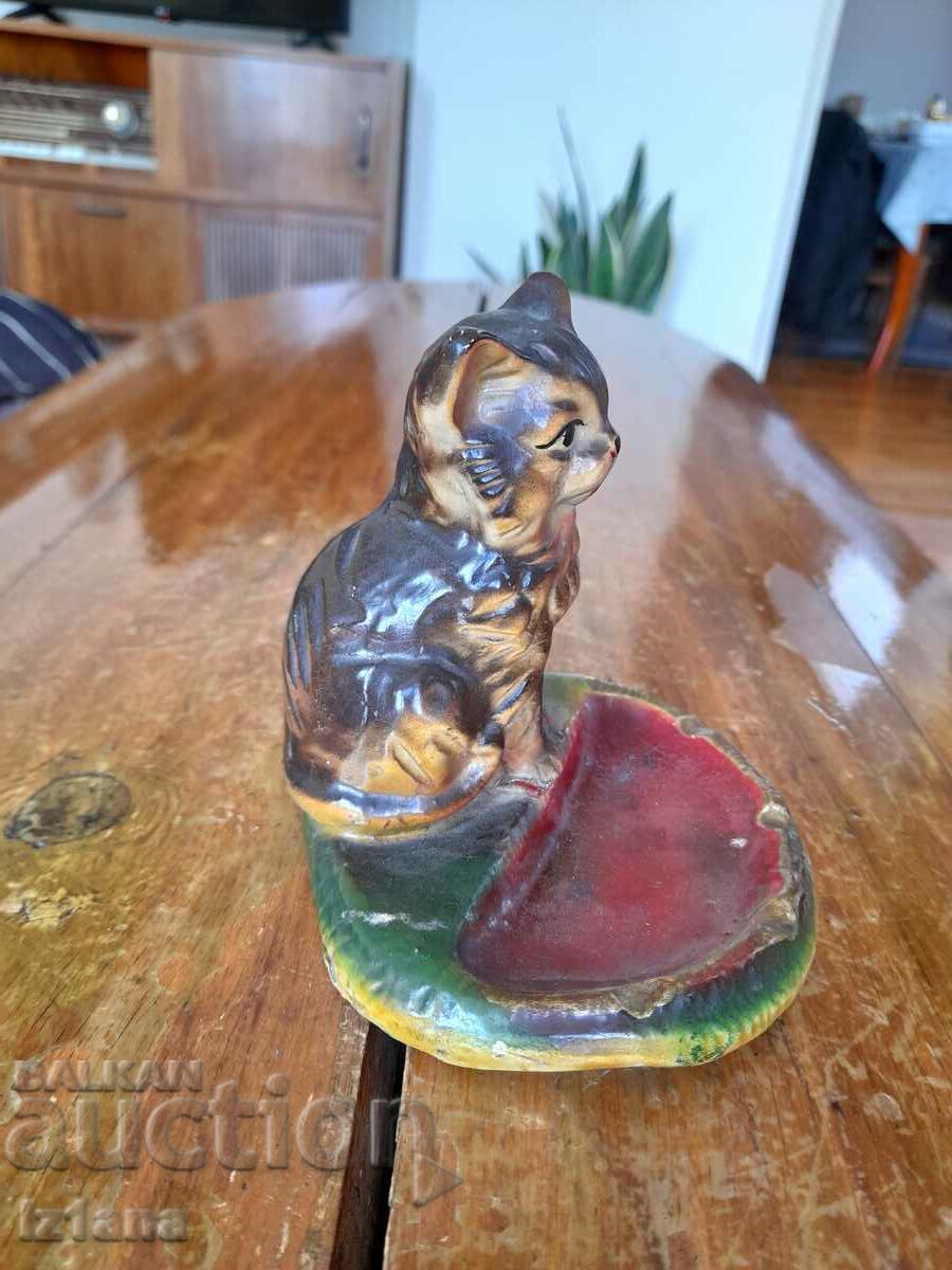 Delivery of Old ashtray Kitten Delivery of Old ashtray Kitten