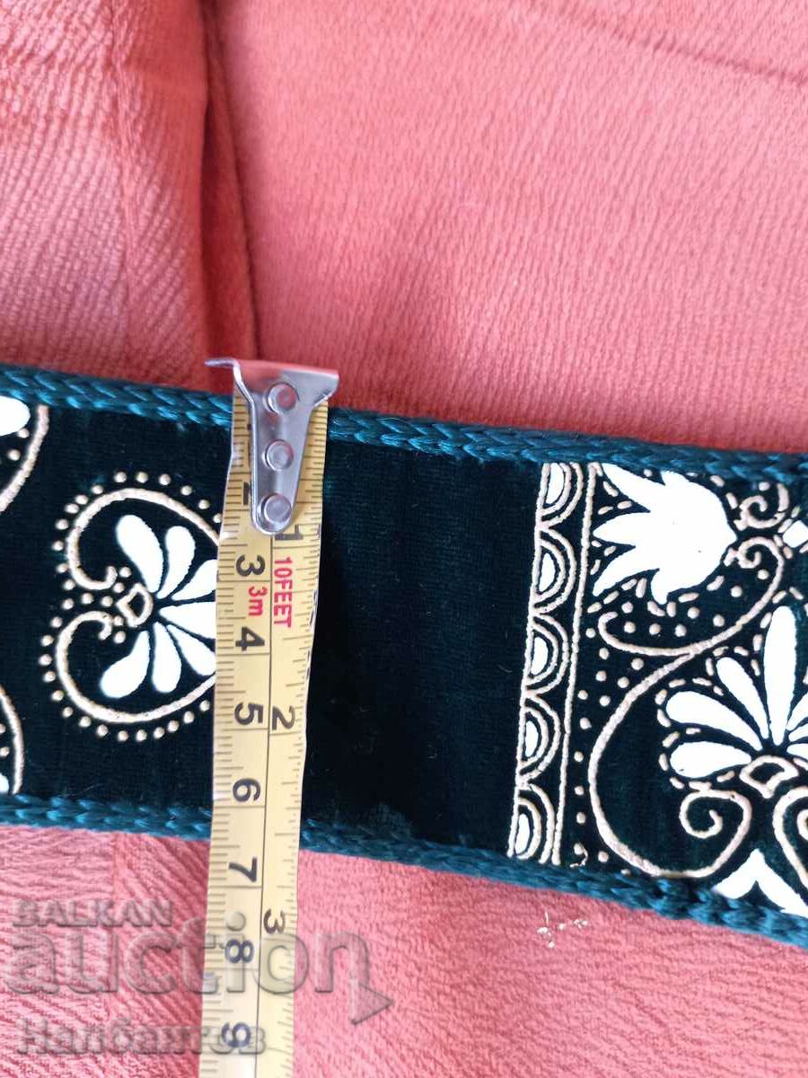 Auction  WOMEN'S BELT WEAR