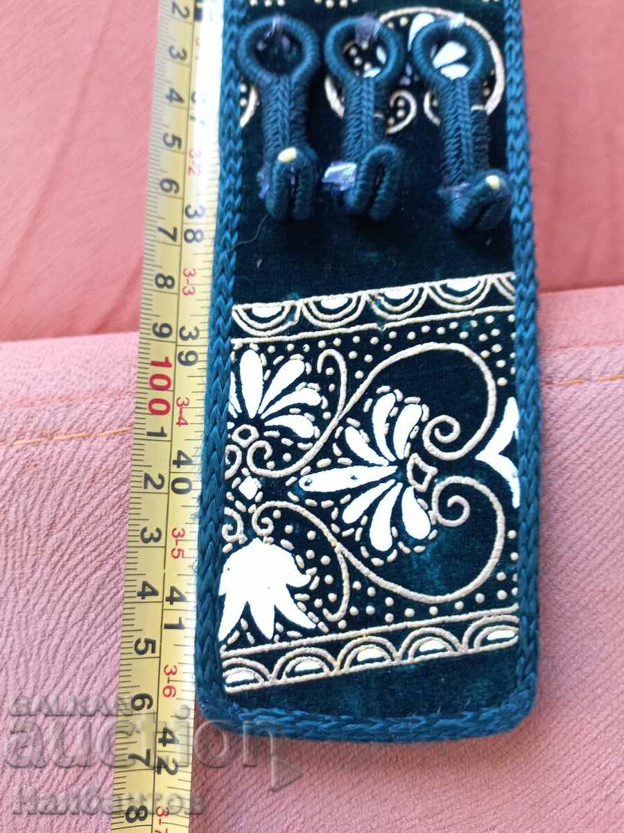 Delivery of WOMEN'S BELT WEAR