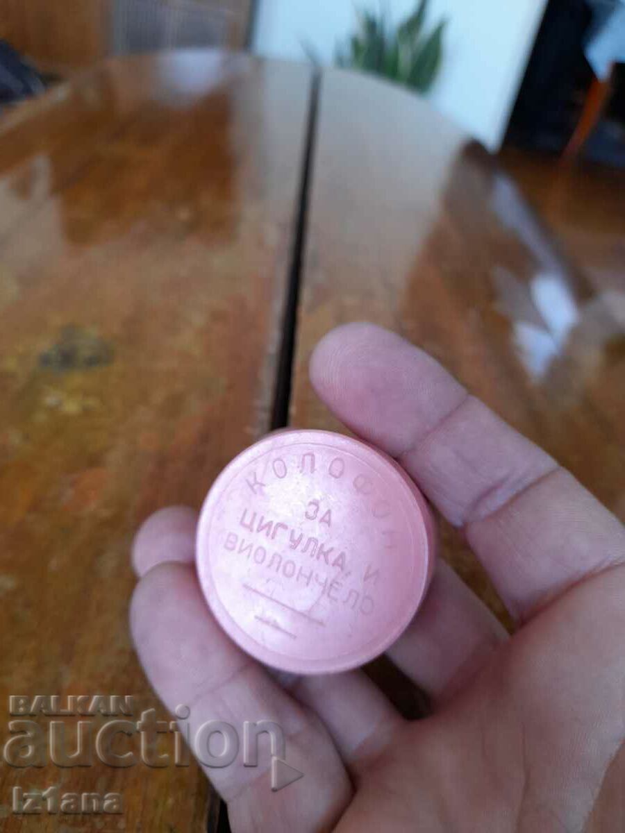 Old rosin for musical instruments with price 22.00 BGN | € 11.25