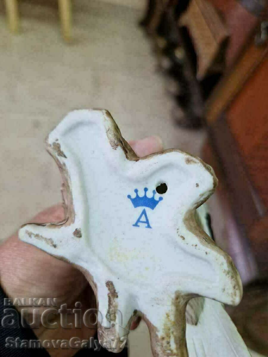 A lovely antique porcelain figure statuette - 7 A lovely antique porcelain figure statuette - 7