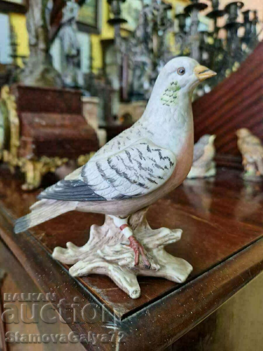 A lovely antique porcelain figure statuette A lovely antique porcelain figure statuette