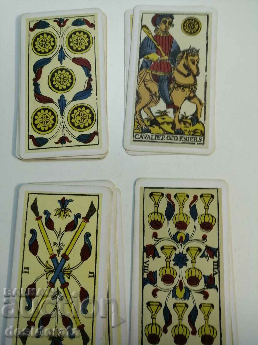 Carduri de tarot cu preț 40.00 BGN | € 20.45