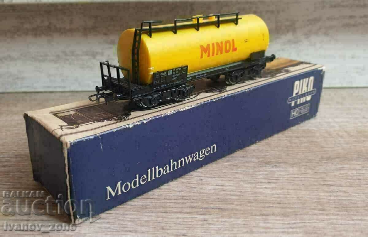 Delivery of Freight Wagon PIKO 1/87 H0