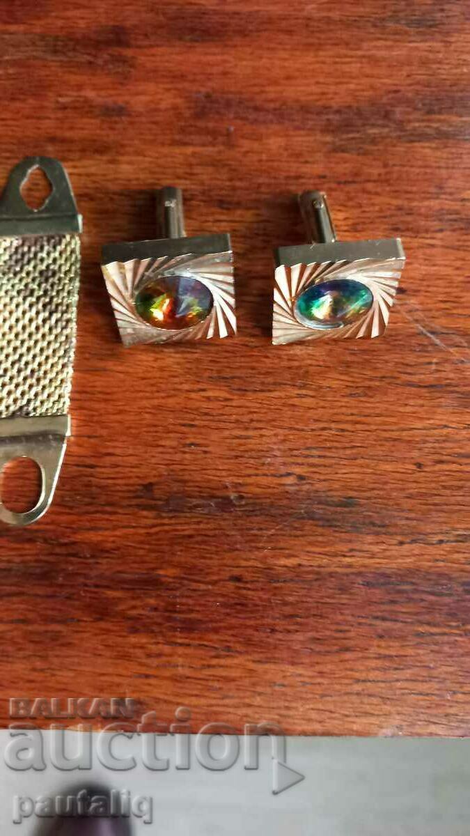 Auction  HANDLING BOTTLES