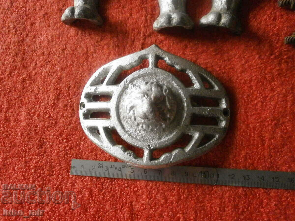 Auction  LOT OLD OIL FURNACE LEG AND APPLIANCE