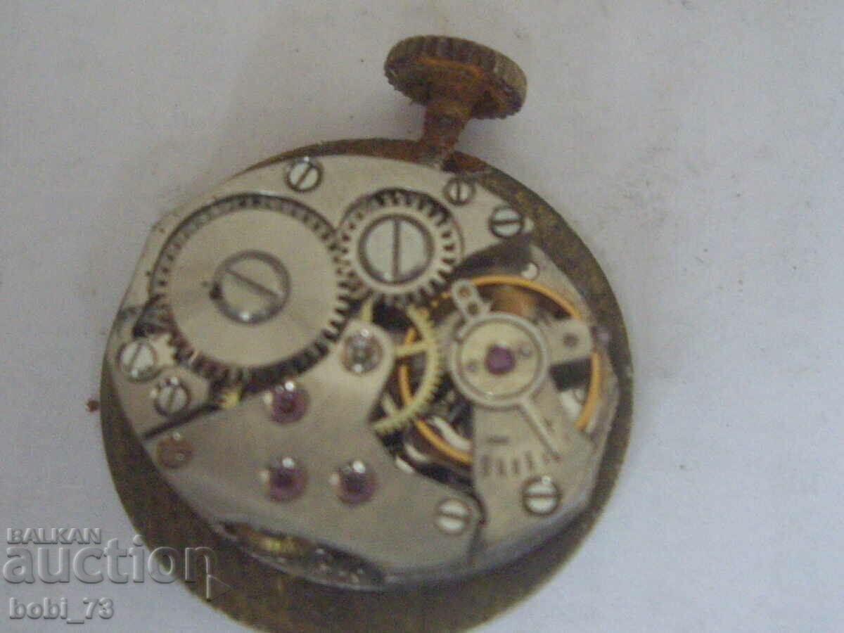 Γυναικείο χρυσό ρολόι. με τιμή 40.00 BGN | € 20.45 Γυναικείο χρυσό ρολόι. με τιμή 40.00 BGN | € 20.45