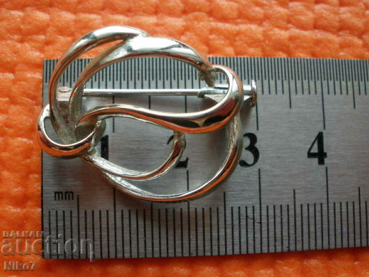 Old silver brooch. - 6 Old silver brooch. - 6