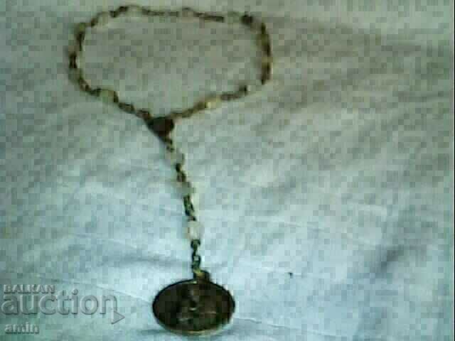 Доставка на стар красив церковен колие сес седев Доставка на стар красив церковен колие сес седев