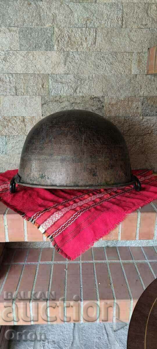 Auction UNIQUE! OLD RENAISSANCE HAND FORGED COPPER DISH - BASSAN Auction UNIQUE! OLD RENAISSANCE HAND FORGED COPPER DISH - BASSAN