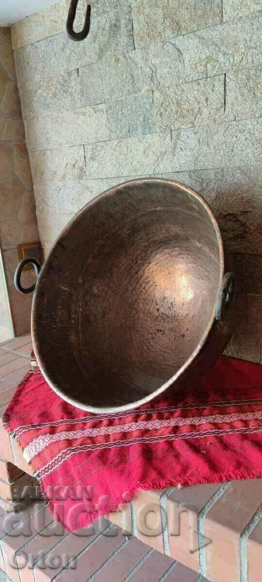 UNIQUE! OLD RENAISSANCE HAND FORGED COPPER DISH - BASSAN UNIQUE! OLD RENAISSANCE HAND FORGED COPPER DISH - BASSAN