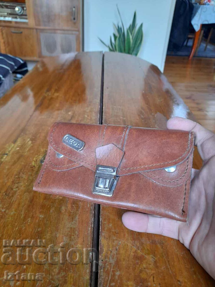 Old Leda wallet, Leda with price 22.00 BGN | € 11.25 Old Leda wallet, Leda with price 22.00 BGN | € 11.25