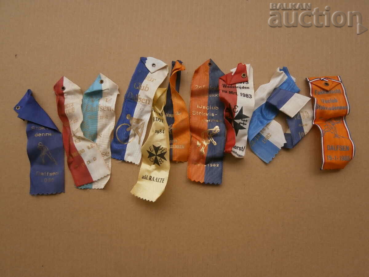 Delivery of lot pennants award ribbons from the 70s Delivery of lot pennants award ribbons from the 70s