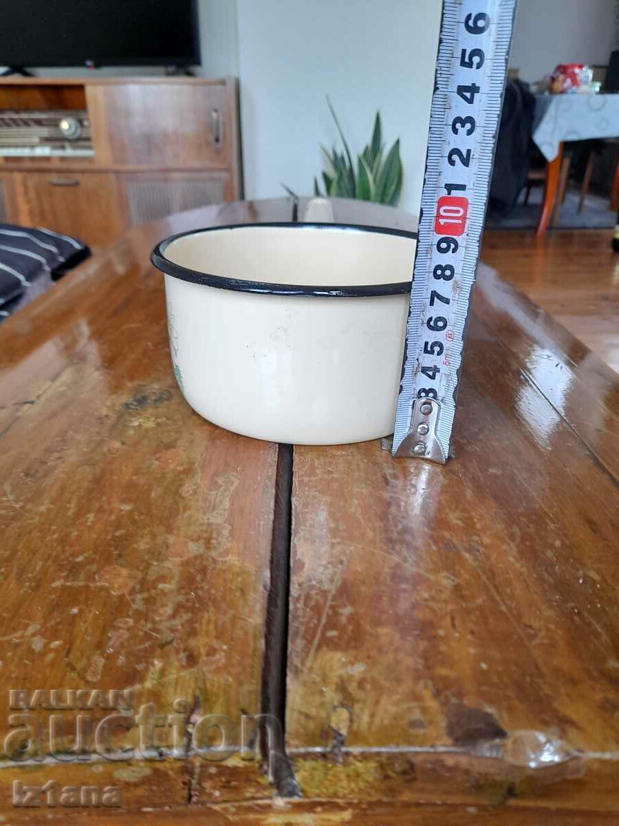 Old enameled casserole, frying pan with price 33.00 BGN | € 16.87 Old enameled casserole, frying pan with price 33.00 BGN | € 16.87