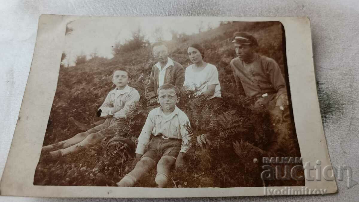 Fotografie Orhanie Doi bărbați, o femeie și doi băieți 1926