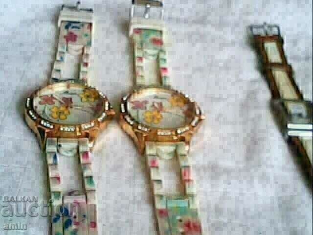 Auction lot of 3 pcs 4 Italians work without batteries Auction lot of 3 pcs 4 Italians work without batteries