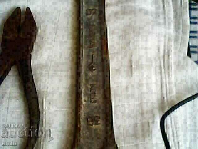 Delivery of lot old clo4 tools Delivery of lot old clo4 tools